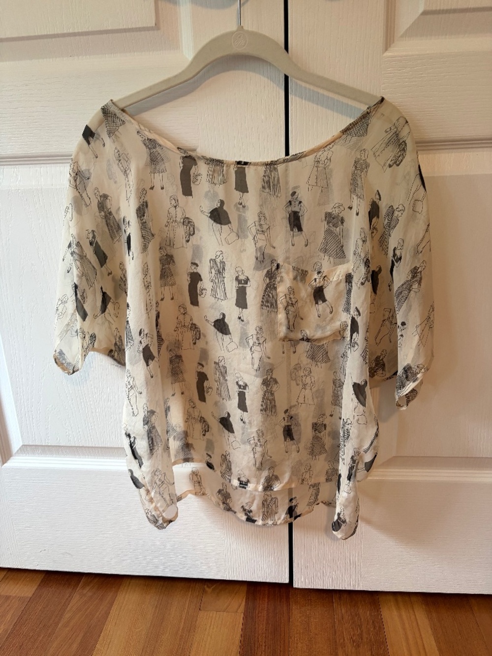 Ladies Sheer Chic Cream‎ Top. Size S
